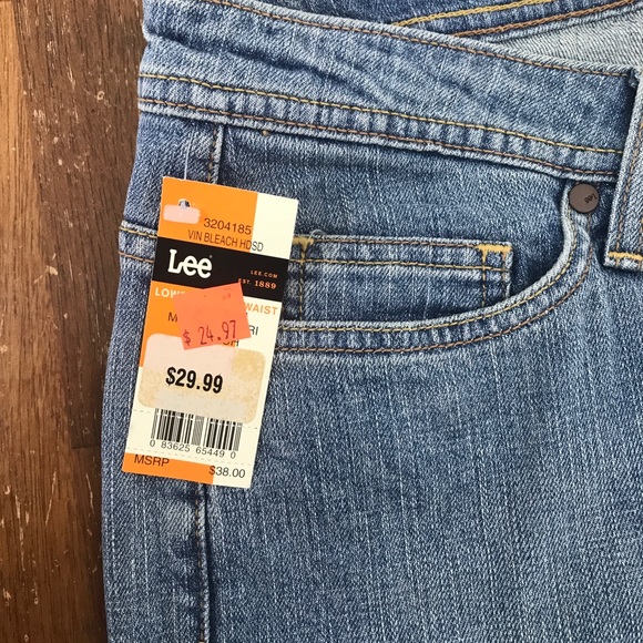 Lee Roll Up Capri Jeans - Picture 8 of 8